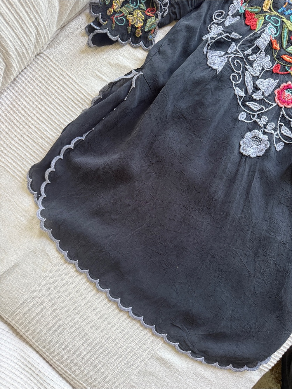 Johnny Was Herlinde Embroidered Tunic Cupra Rayon Scalloped Edge - Sz XS - Picture 4 of 7